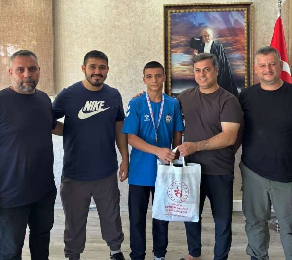 İl Müdürü Öztürk'ten Türkiye Şampiyonu Yaman'a kutlama