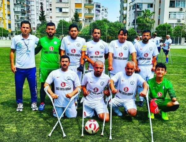 Dünya Barış Günü'nde tarihi Taşköprü'de futbol müsabakası 