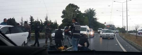 Terör ihbarı üzerine durdurulan araçtan kaçak göçmen çıktı