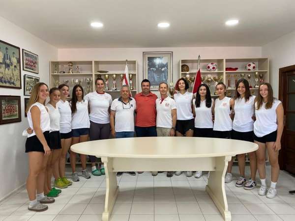 Ayvalıkgücü Belediyespor'dan gövde gösterisi