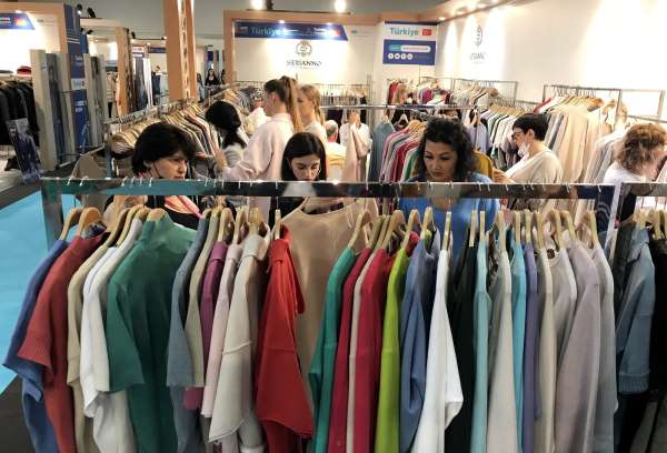 Türk firmaları Moskova'daki tekstil fuarına çıkarma yaptı