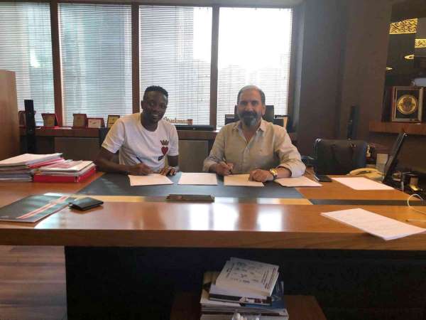 Ahmed Musa Sivasspor'a imzayı attı