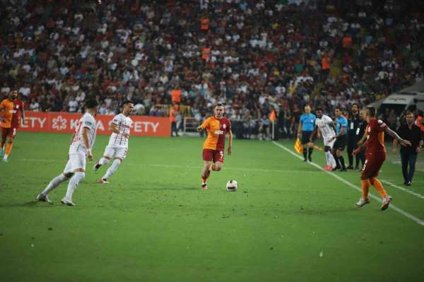 Trendyol Süper Lig: Gaziantep FK: 0 - Galatasaray: 1 (İlk Yarı)