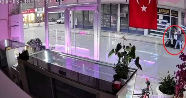 Hiç tanımadığı adamı bıçakla yaraladı, polisi görünce 'Game Over' diyerek teslim oldu