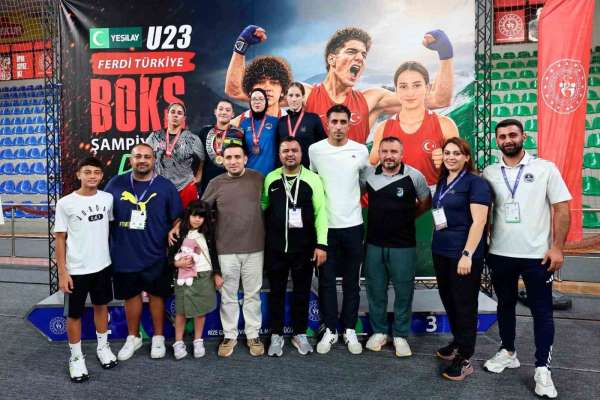 Kağıtspor'un gençleri Türkiye ve Avrupa'da parladı