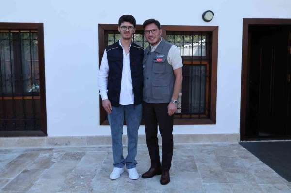 Kendi sesiyle karşılaşan başkan Yazıcıoğlu kahkahalara boğuldu