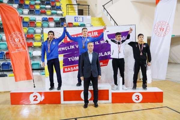 Kağıtsporlu güreşçiler Türkiye Şampiyonası'nda yerini aldı 