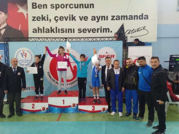 Suna Türküsever Yıldızlar Halter'de Türkiye Şampiyonu 