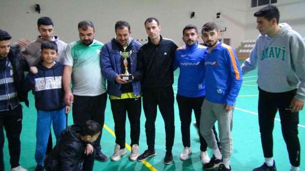 Doğanşehir'de voleybol turnuvasında kupalar sahiplerini buldu - Malatya haber