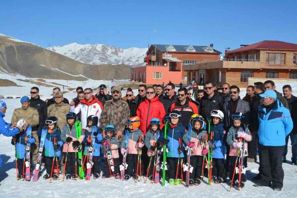 Hakkari'de kayak sezonu açıldı - Hakkari haber
