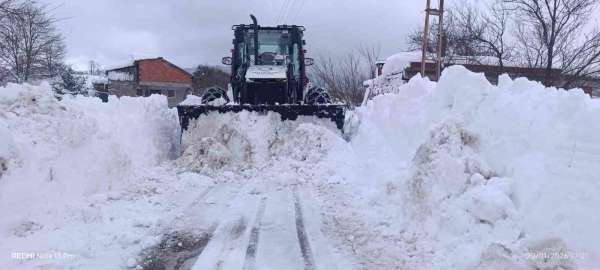 Ordu'da kardan kapanan 692 mahalle yolu 1 günde ulaşıma açıldı