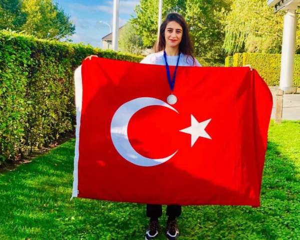 Diyarbakırlı Merve, Belçika'dan üçüncülükle döndü 