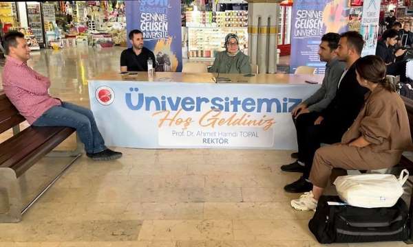 Kastamonu Üniversitesinden otogarda öğrencilere 'hoş geldin' karşılaması