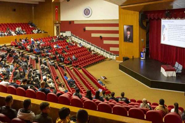 Atatürk Üniversitesi'nde oryantasyon programı devam ediyor