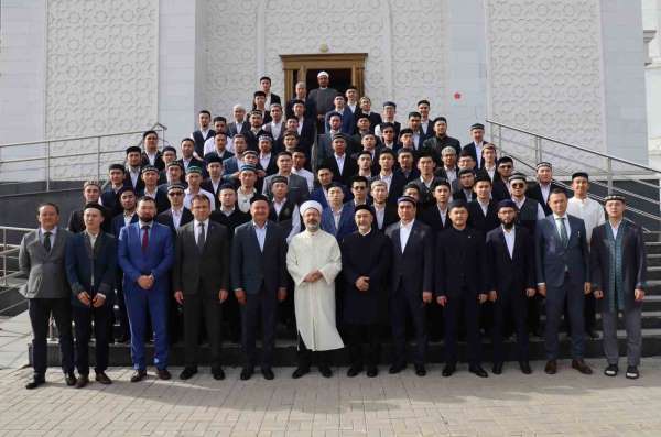 Diyanet İşleri Başkanı Erbaş, Kazakistan'da bir dizi ziyarette bulundu