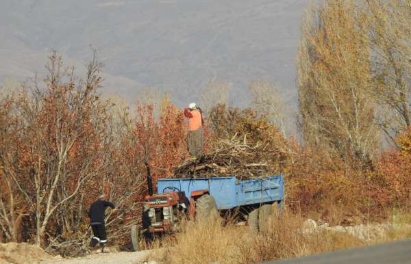 Geceleri soğuk havanın hâkim olduğu Erzincan'da kışa hazırlık hız kazandı