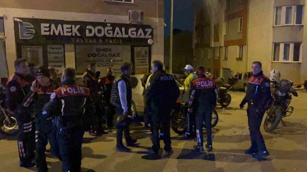 Polisten kaçarken kazaya neden oldu: 2'si polis 4 yaralı