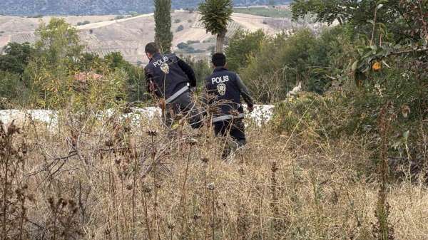 Tokat'ta uygulama noktasında kaçan göçmen konteyner altında yakalandı