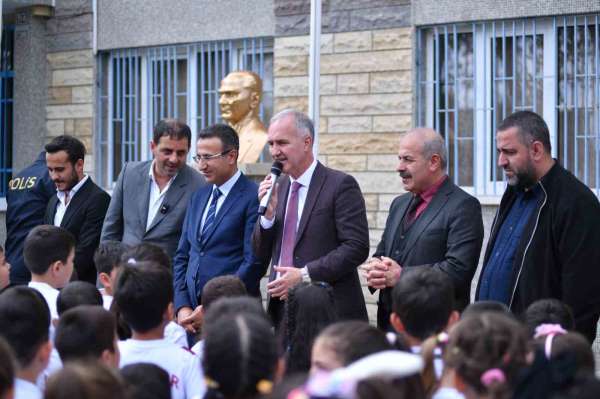 Yeniceköy'de 750 öğrenci İnegölspor formasına kavuştu