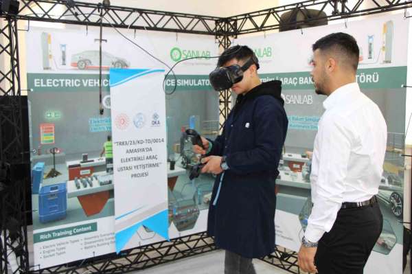 Amasya'da meslek liselilere simülatörlü elektrikli araç bakım eğitimi