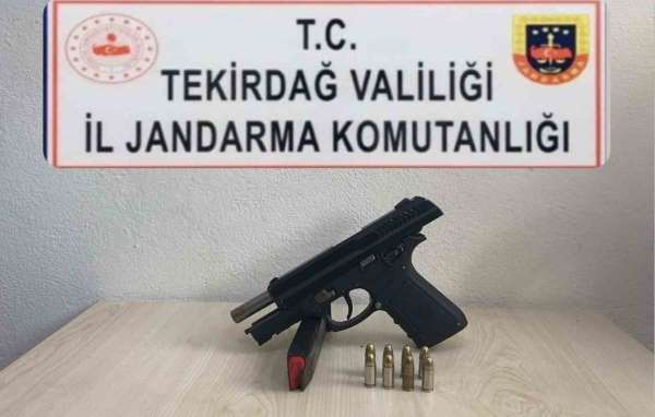 Tekirdağ'da silah ve bıçak ele geçirildi