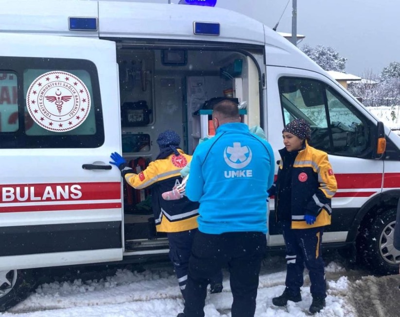 Samsun'da sağlık ekipleri, zorlu kış şartlarında görev başında