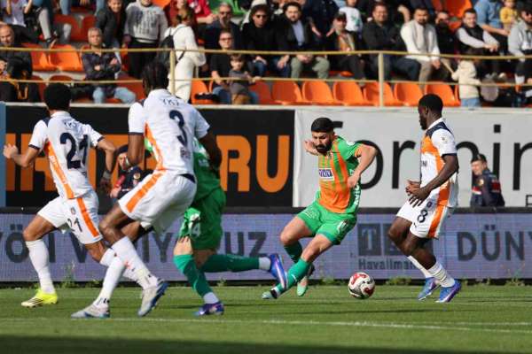 Trendyol Süper Lig: Corendon Alanyaspor: 0 - RAMS Başakşehir: 2