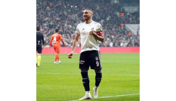Cenk Tosun: 'Beşiktaş'ta kalıyorum'