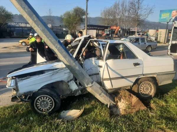 Seydikemer'de trafik kazası; 1 ölü, 1 yaralı