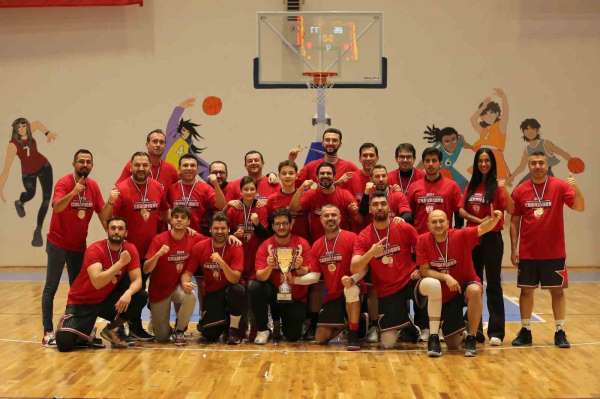 Yıldız Holding Basketbol Takımı, CBL'de şampiyon oldu