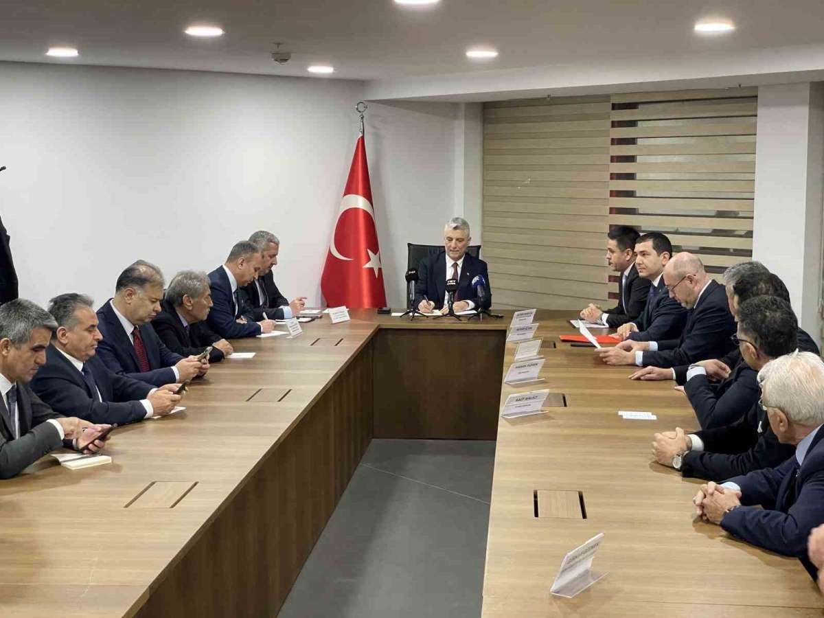 Bakan Bolat: 'İhracatçılarımızı daha destekleyici aksiyonlar alacağız'