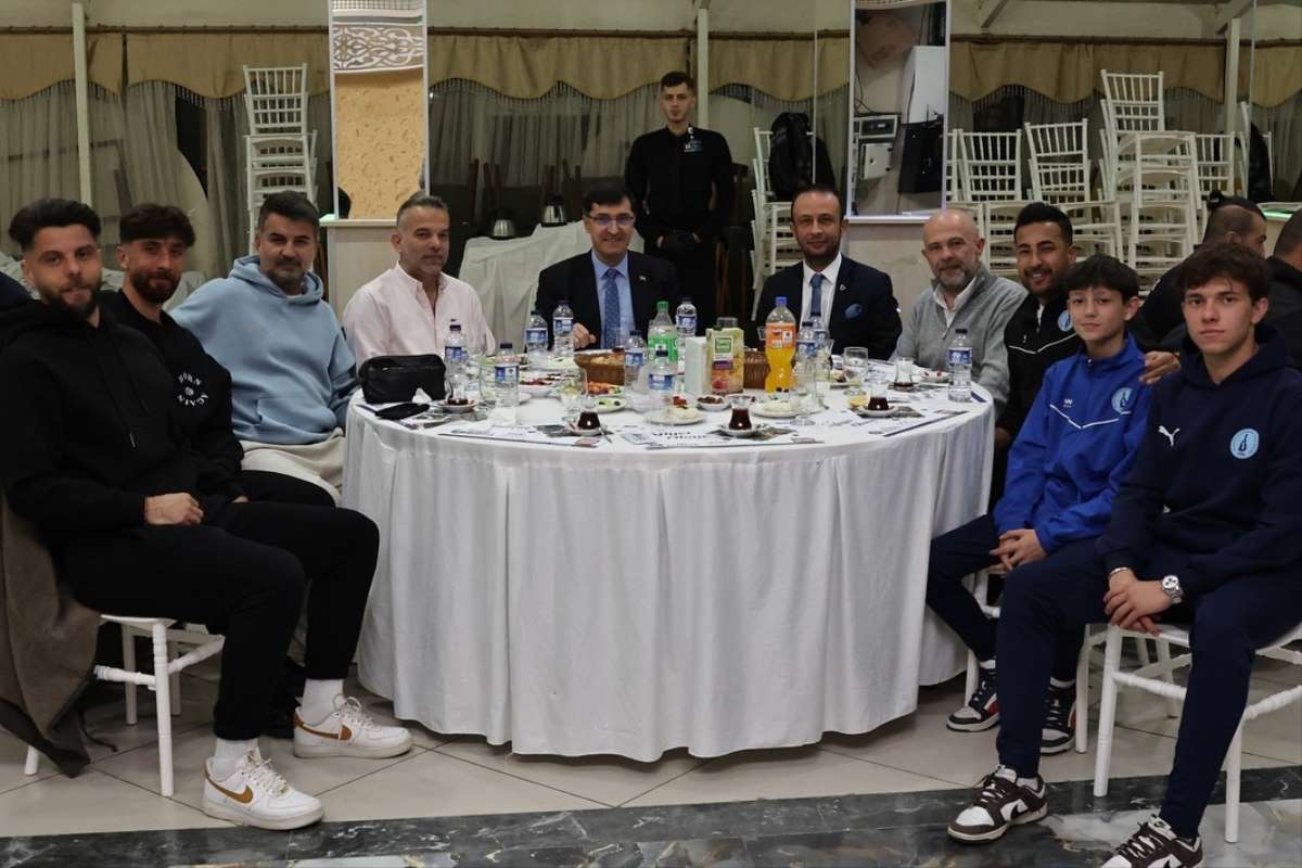 Belediye Kütahyaspor'un iftar programında genç sporcular bir araya geldi