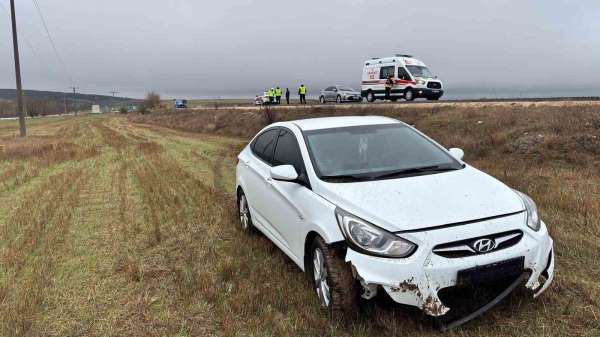 Bilecik'te ıslak yol kazaya neden oldu: 2 yaralı