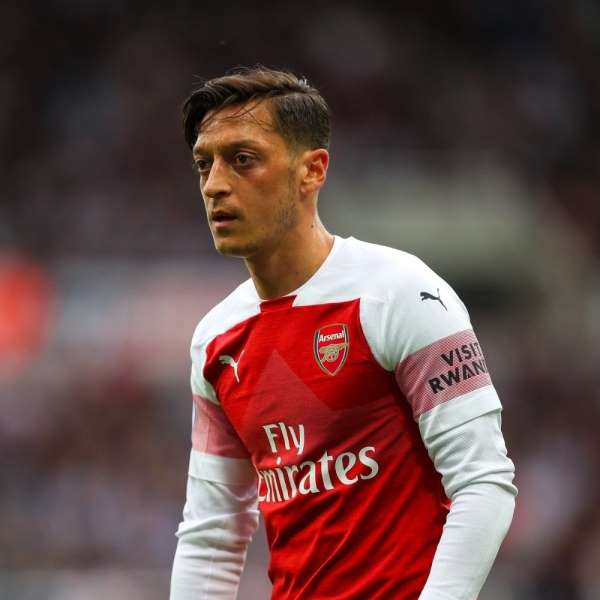 Arsenal'de Mesut Özil krizi