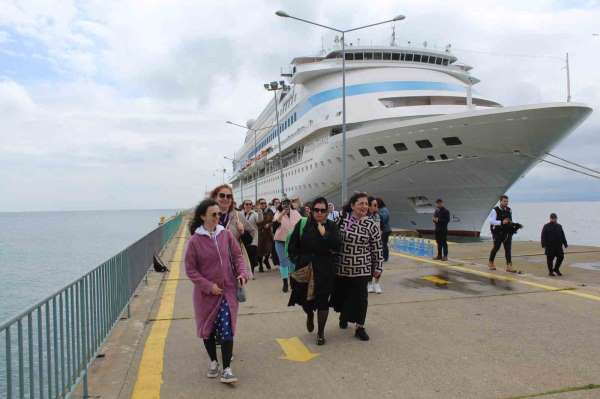 Sinop'a yılın ilk kruvaziyer seferi gerçekleşti