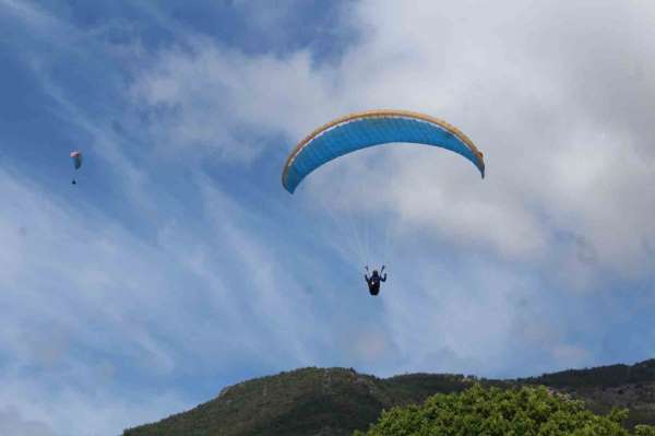 Türkiye Yamaç Paraşütü Akdeniz Bölgesi Hedef Yarışması Alanya'da yapıldı