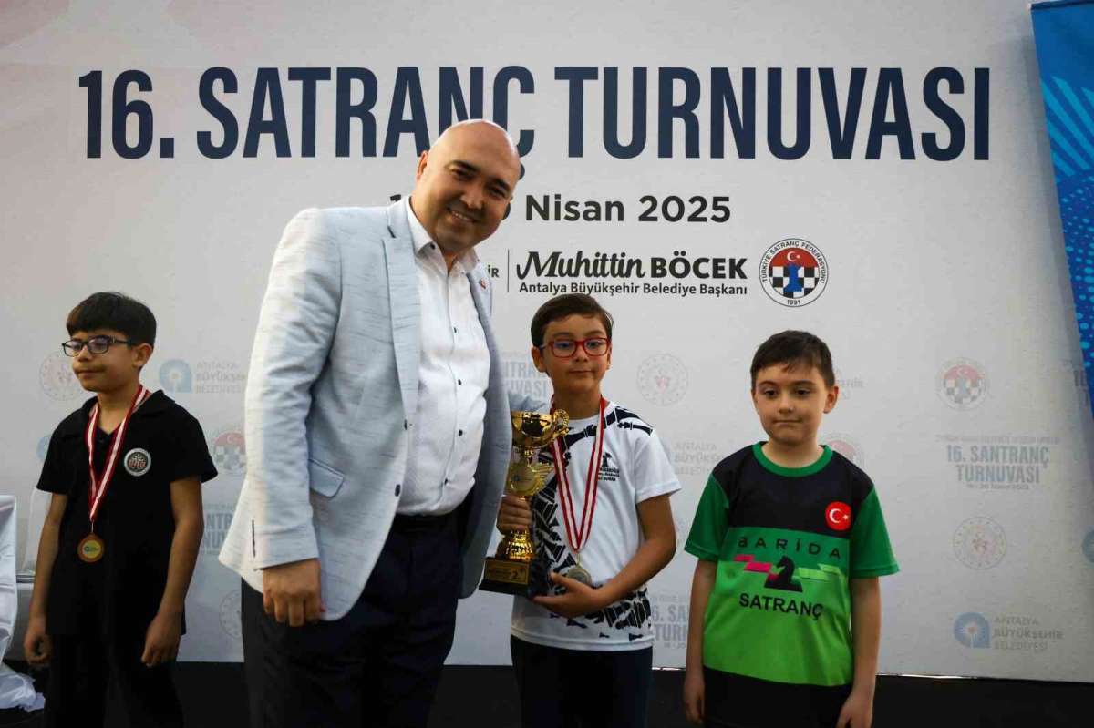 Antalya'da 16 Satranç Turnuvası sona erdi