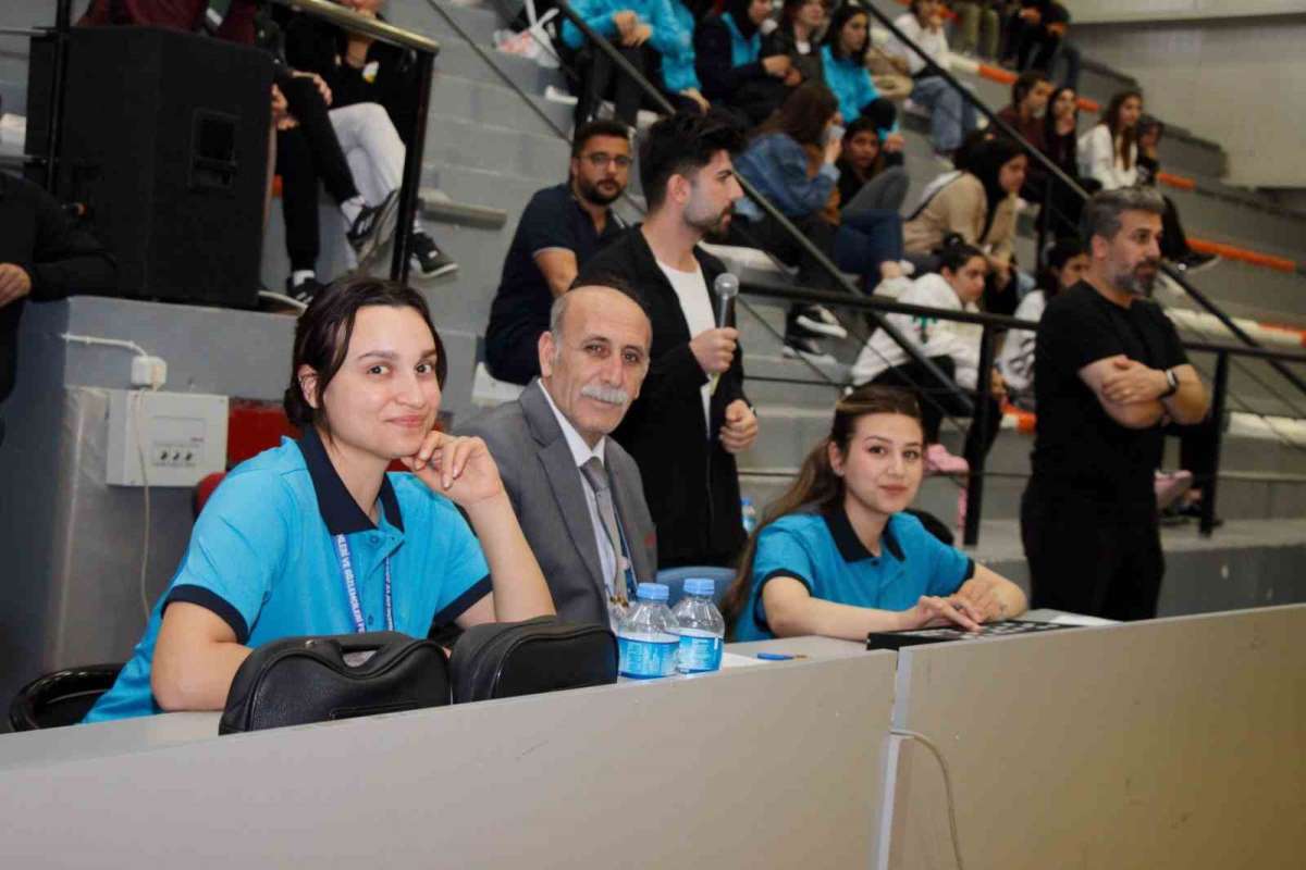 Erciş'te Yurtlig Kız Voleybol Turnuvası tamamlandı