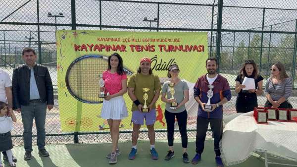 Farklı meslek gruplarından 167 tenisçinin katıldığı turnuva tamamlandı