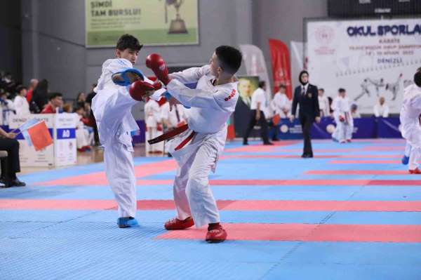 Karate heyecanı Denizli'de yaşandı