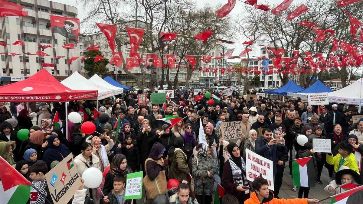 Sinop'ta 'Gazze Ölüyor Ayağa Kalk' programı