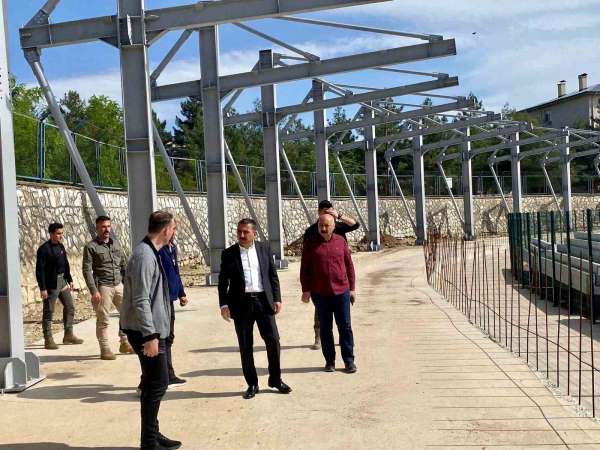 Vali Hacıbektaşoğlu, yenileme çalışmaları devam eden statta incelemelerde bulundu