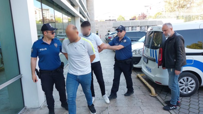 Samsun'da park halindeki araca benzin döküp yaktılar