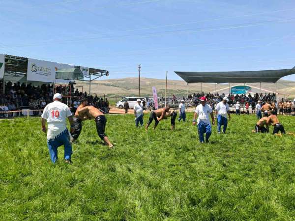 Afyonkarahisar'da başpehlivan Feyzullah Aktürk oldu
