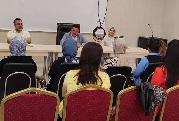 Altıntaş'ta okul öncesi kültür, sanat ve spor faaliyetleri masaya yatırıldı