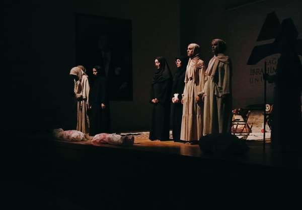 'Gazze'nin Kadınları' tiyatrosu üniversitede sahnelendi