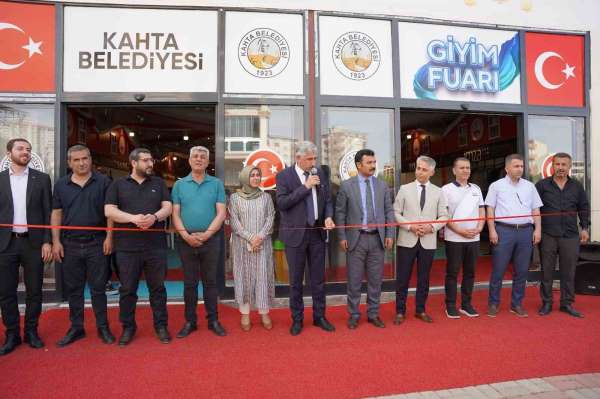Kahta Belediyesi Giyim Fuarı'nı hizmete açtı