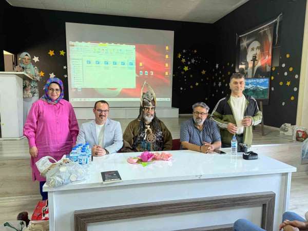 'Okuyarak İnsan, Gezerek Samsun' projesi yazar-okur buluşması