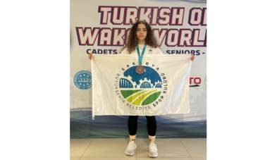 Sakarya Büyükşehir sporcuları madalya kürsüsünü boş bırakmıyor