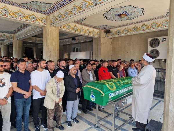 Sakarya'daki feci kazada hayatını kaybeden genç sürücü toprağa verildi